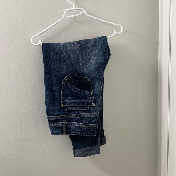 I am selling straight leg jeans. - Picture 3 of 4